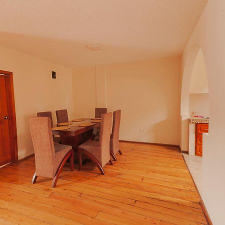 Los Ponchos Inn Apartasuite オタバロ エクステリア 写真