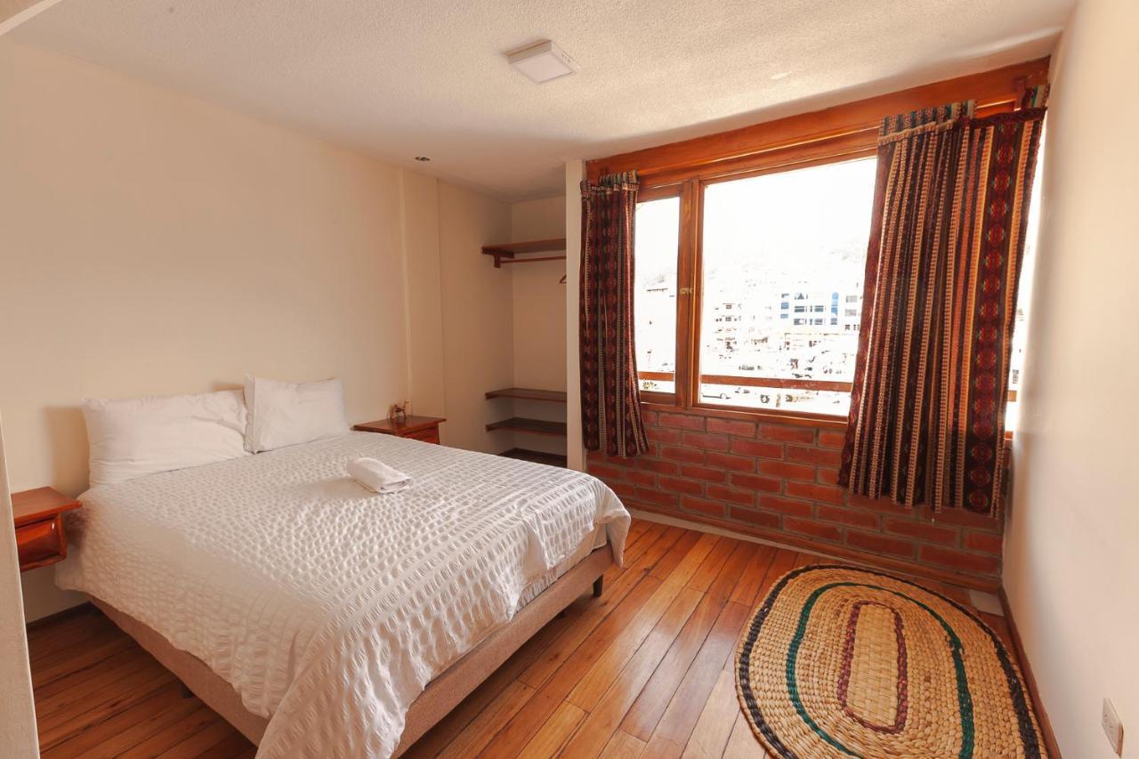 Los Ponchos Inn Apartasuite オタバロ エクステリア 写真