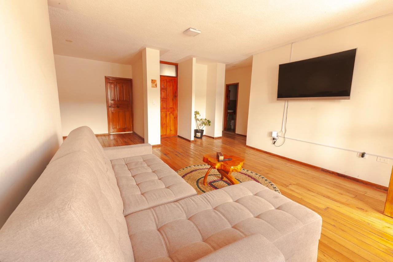 Los Ponchos Inn Apartasuite オタバロ エクステリア 写真