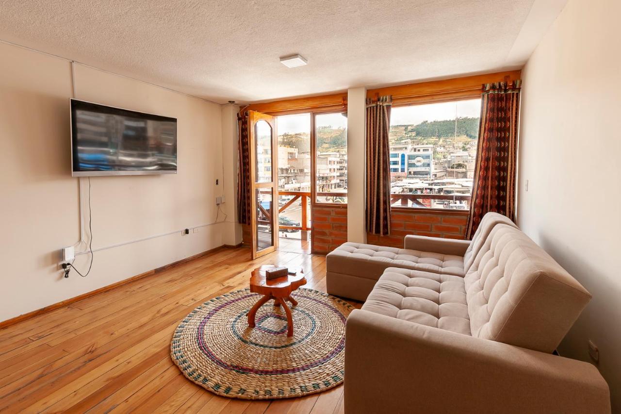 Los Ponchos Inn Apartasuite オタバロ エクステリア 写真