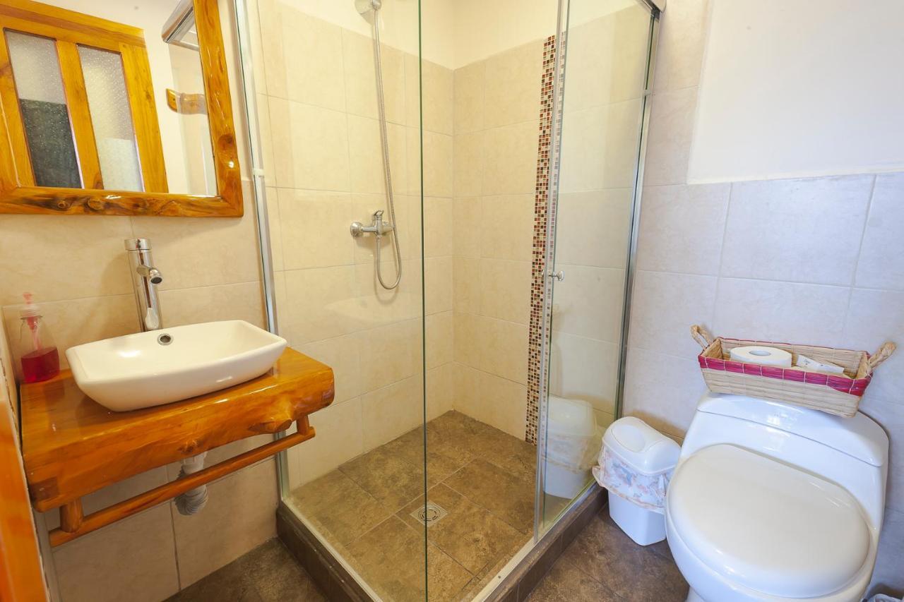 Los Ponchos Inn Apartasuite オタバロ エクステリア 写真