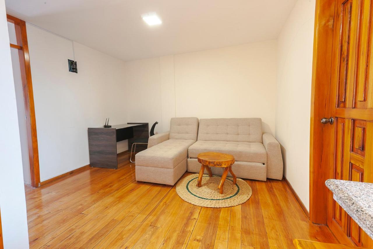 Los Ponchos Inn Apartasuite オタバロ エクステリア 写真